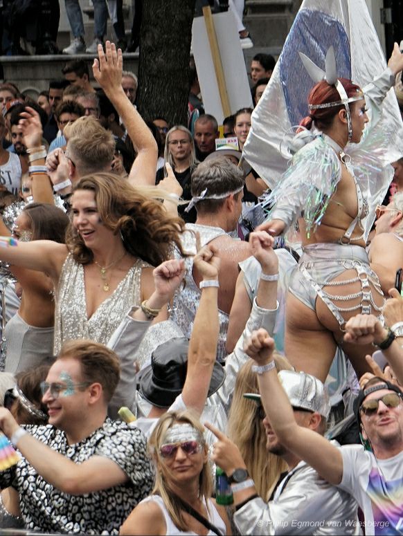 Canal parade Amsterdam - Even uitgesteld maar naar nooit verloren