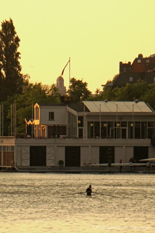 Skiffeur aan de Amstel - Hij kon het goed een talent